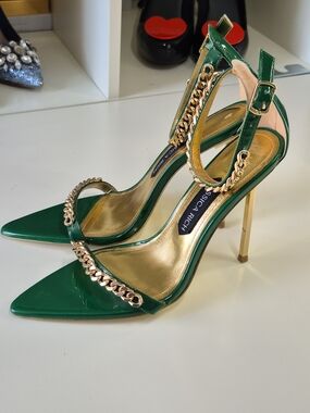 Green Patent Chain-Trim